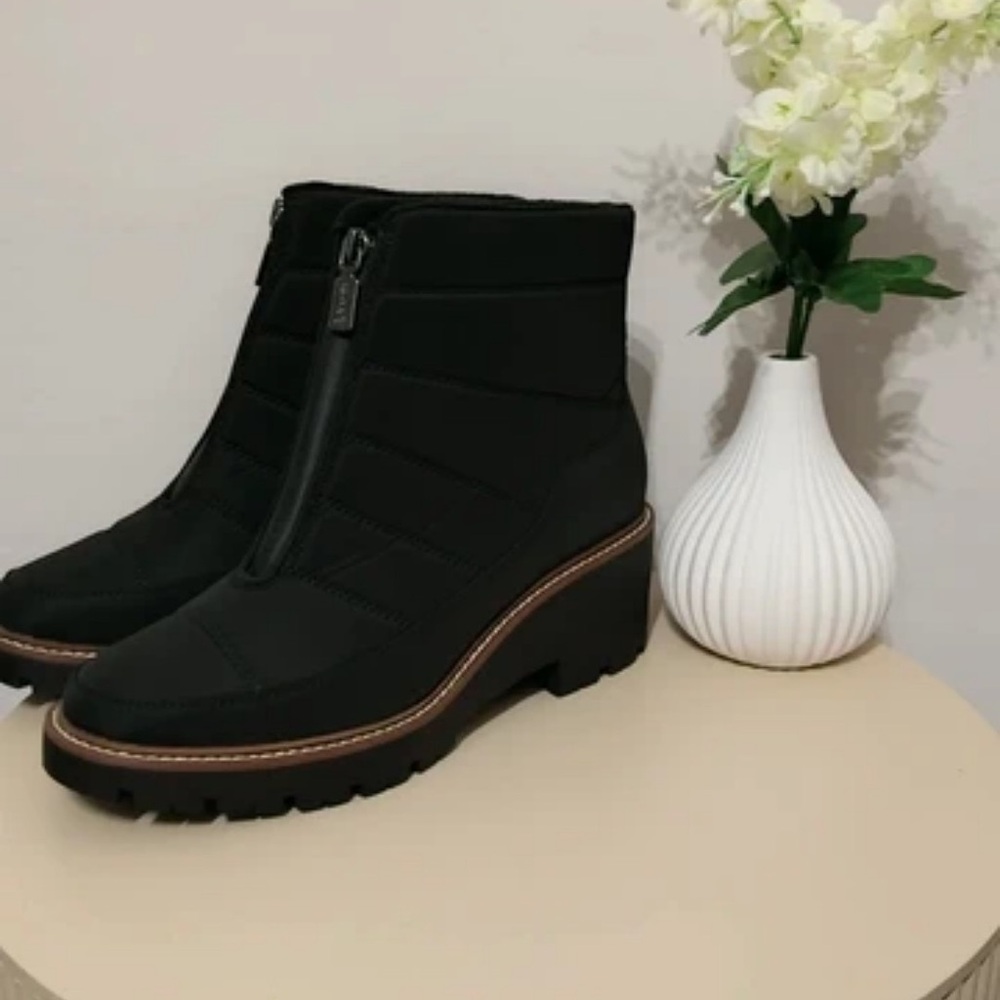 Blondo Black and Brown Winter Boots